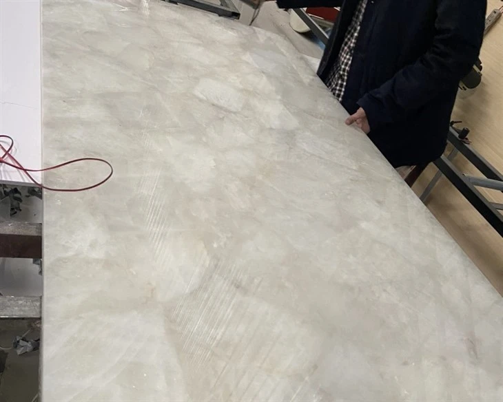 Natural Cristallo Quartzite Countertop